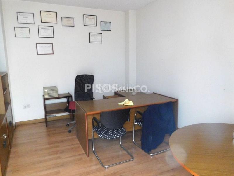 Foto ffef6554-c2a3-4419-b528-4352e6995547. Affitto locale commerciale in Falperra - Santa Lucía Coruña (A)