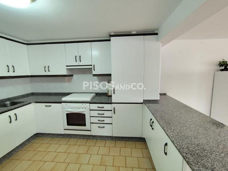 Foto 3bdd48bf-d89c-4420-9e68-79d4b9a0d00c. Casa amb calefacció aparcament a Ciudad Vieja Coruña (A)