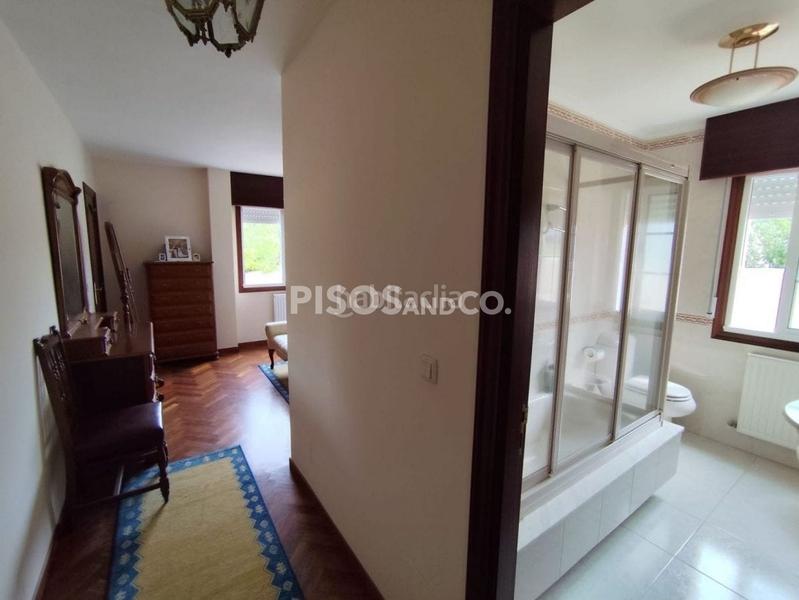 Foto 71ce71bc-d291-4bcb-b469-dc37787fe4ba. Casa amb calefacció aparcament a Ciudad Vieja Coruña (A)