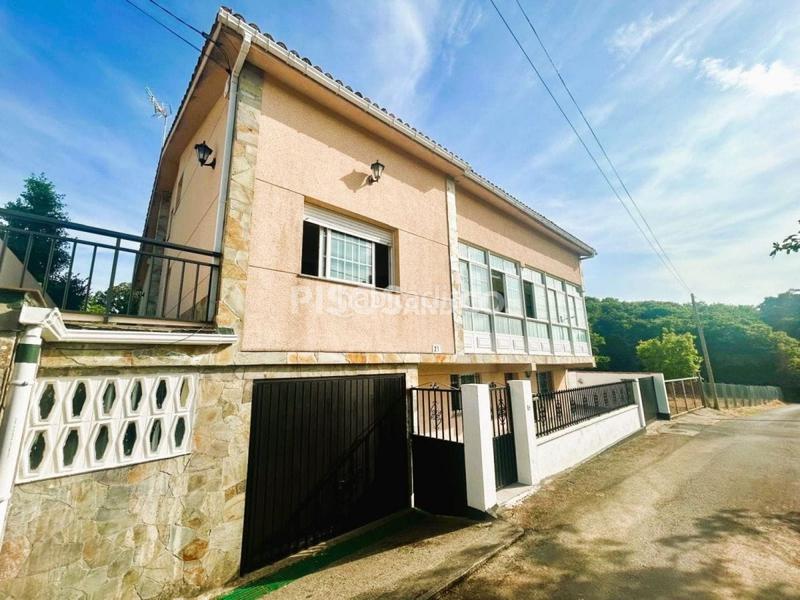 Foto eb144f75-e529-45a4-83b9-1b8de3645c4f. Casa amb calefacció aparcament a Ciudad Vieja Coruña (A)