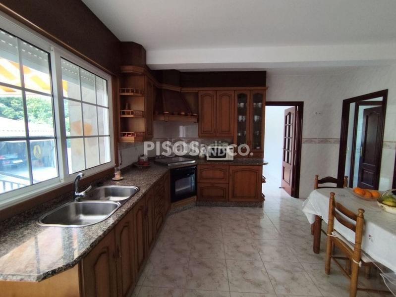 Foto f70ad381-5c9b-446b-a2a9-ed4e320833ad. Casa amb calefacció aparcament a Ciudad Vieja Coruña (A)