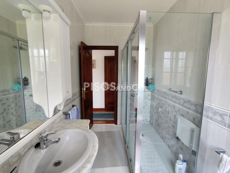 Foto c6333e52-b3eb-43ba-b527-140f94072f81. Maison avec chauffage parking dans Ciudad Vieja Coruña (A)