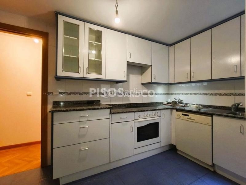Foto a2968751-17c1-4ac5-a99a-fba56335c13e. Piso en Acea de Ama - O Burgo Culleredo