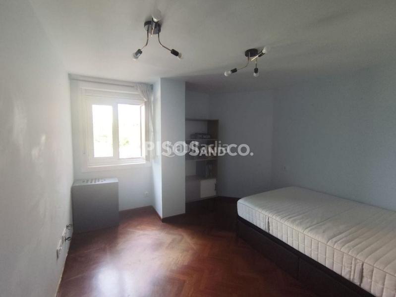Foto eea3ee21-e1dc-4c57-b46a-8e5b6b4829b9. Piso en Agra del Orzán - Ventorrillo Coruña (A)
