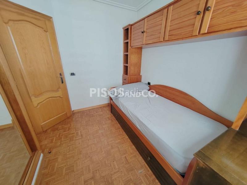 Foto abaf0e36-615f-4180-89bb-d343d53e58f9. Piso en Monte Alto - Zalaeta - Atocha Coruña (A)
