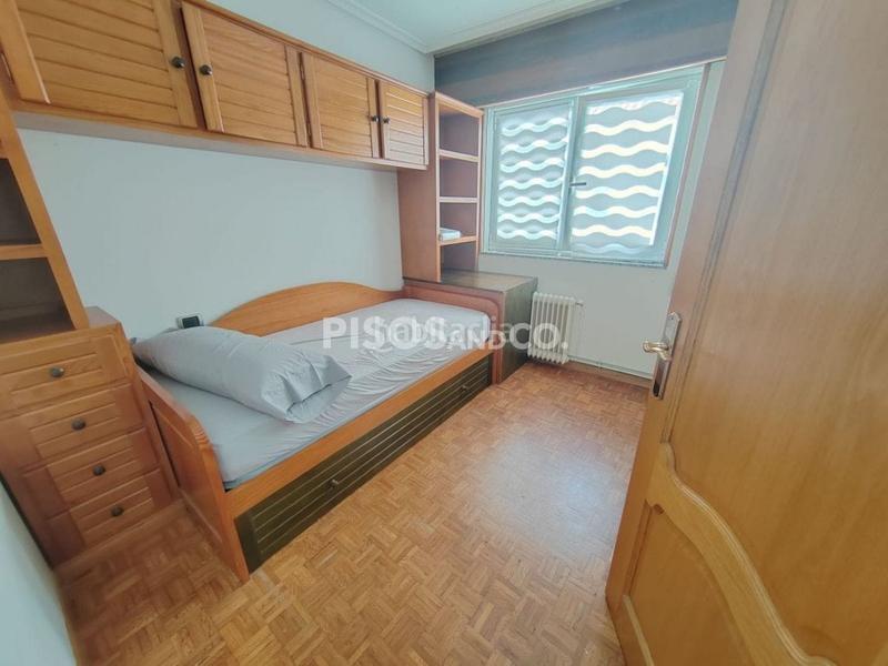 Foto fb38fde0-d582-4a1b-a1f9-eeb1a9d16d89. Piso en Monte Alto - Zalaeta - Atocha Coruña (A)