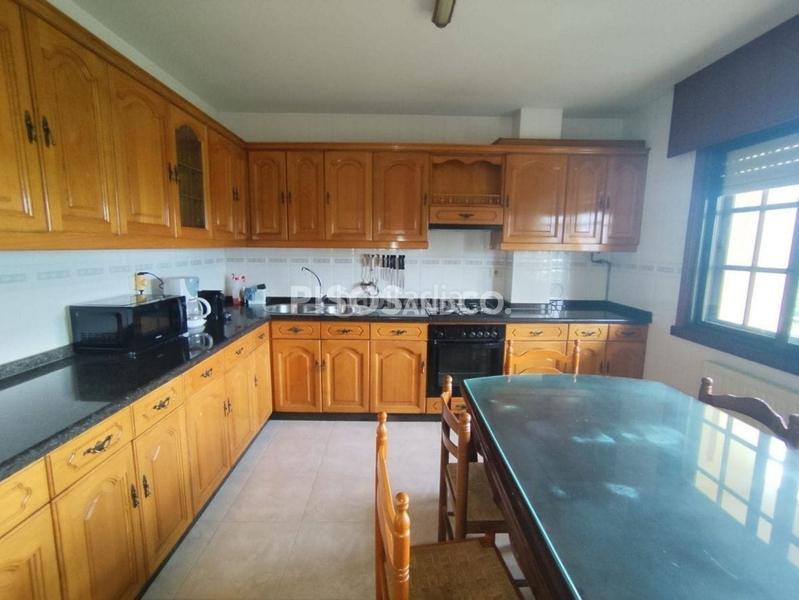 Foto 9cb49c10-5feb-4336-b36c-f3d302135367. Casa en Abegondo