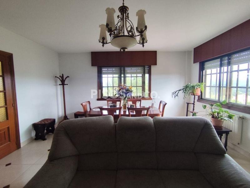 Foto b0174930-f062-408e-bbc2-35873788fc20. Casa en Abegondo