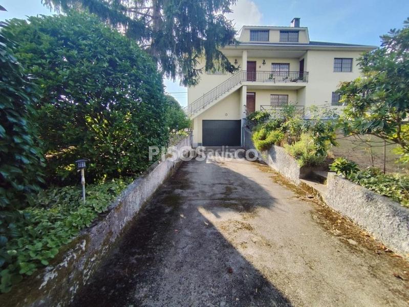 Foto f028b4d8-f2f5-4b4a-9926-66e80f760960. Casa en Abegondo