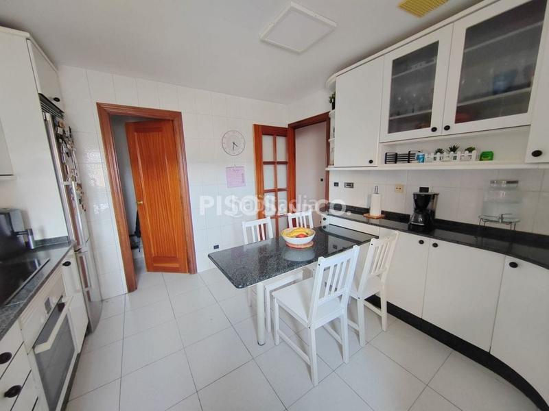 Foto 4d005095-bd10-462e-9aa2-0d196b8df425. Appartamento con parcheggio in Someso - Matogrande Coruña (A)