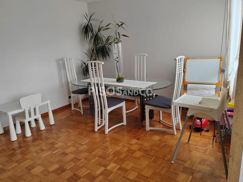Foto 6862c672-fa19-49d3-918d-ffa43afe62c4. Appartamento con parcheggio in Someso - Matogrande Coruña (A)