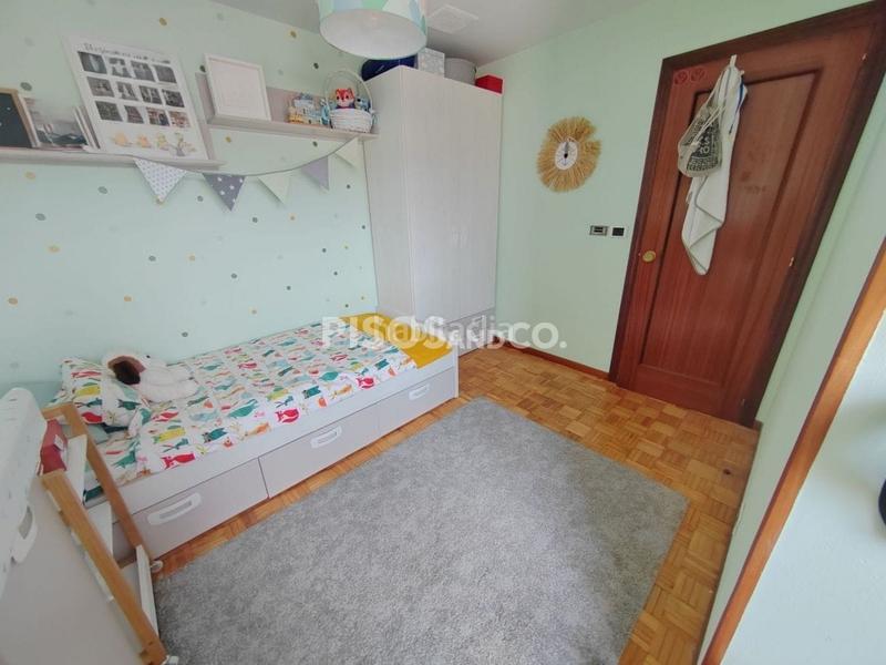 Foto 926a5c23-2722-4a50-b237-aebe55c705aa. Appartamento con parcheggio in Someso - Matogrande Coruña (A)