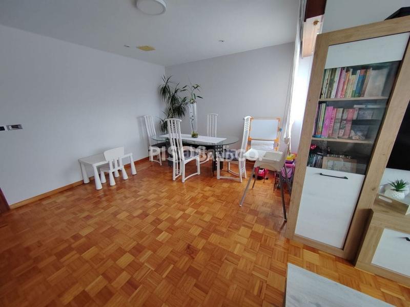 Foto ddc6df8f-05a4-4ec7-babd-2e74639c5973. Appartamento con parcheggio in Someso - Matogrande Coruña (A)