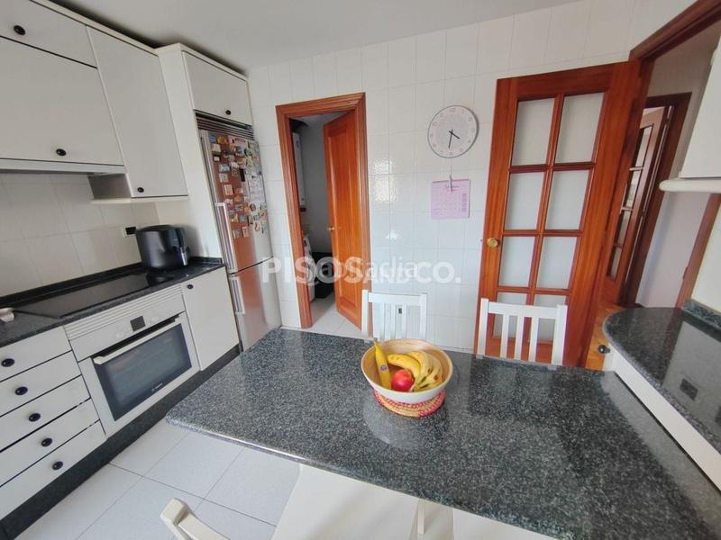 Foto e10d5313-95fc-4737-962a-1520d36c20c1. Appartamento con parcheggio in Someso - Matogrande Coruña (A)