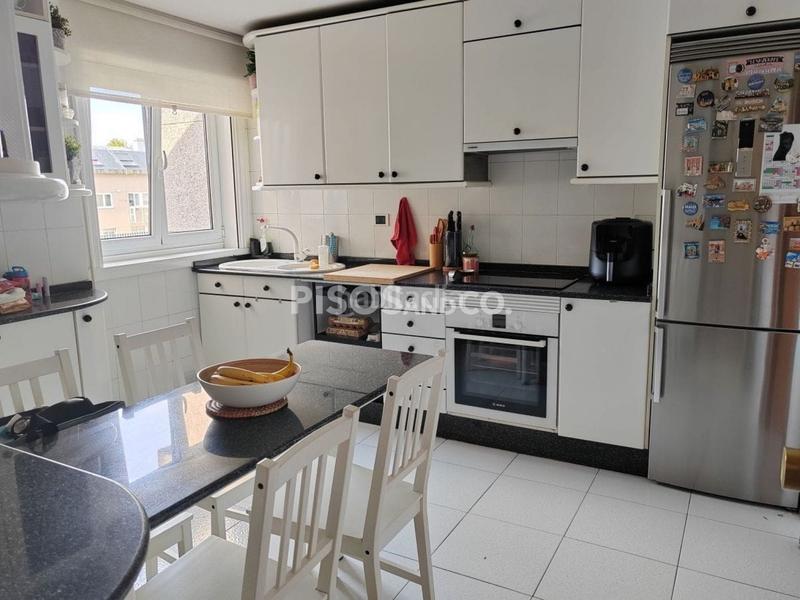 Foto e8ba5228-0bd7-4c3d-8602-528deaac480a. Appartamento con parcheggio in Someso - Matogrande Coruña (A)