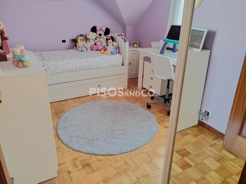 Foto f4e77a3b-b2a6-4862-bb9a-045f17d36cf3. Appartamento con parcheggio in Someso - Matogrande Coruña (A)