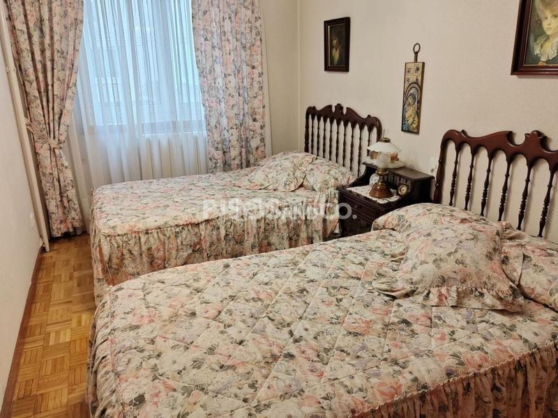 Foto 7b76f33f-8e2a-44a0-938b-76aae0df9229. Flat with heating in Someso - Matogrande Coruña (A)