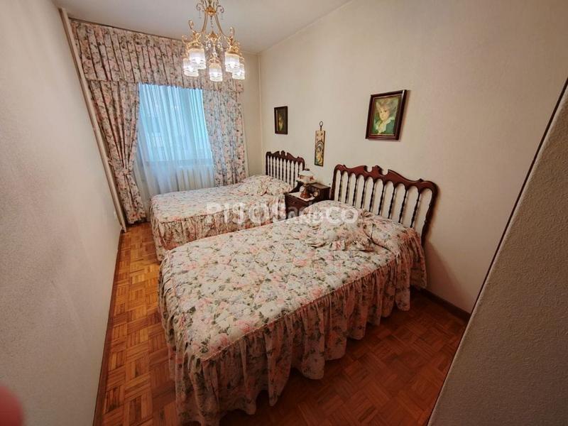 Foto ec97d4fb-b78b-4aba-ac6d-45dc85c30749. Flat with heating in Someso - Matogrande Coruña (A)