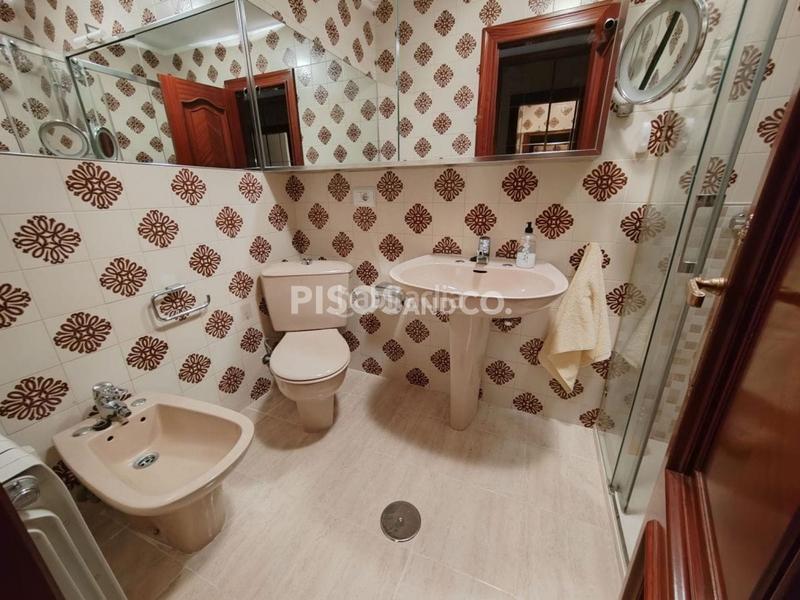 Foto 57665286-1c21-470a-b817-7a91c66473d0. Piso en Someso - Matogrande Coruña (A)