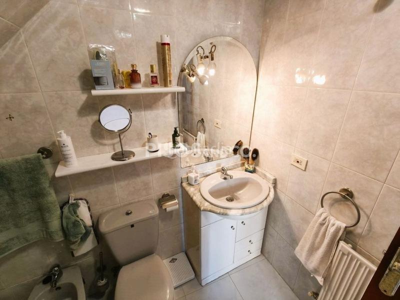 Foto a675c69c-5186-4674-84f7-ad3279609ab3. Casa amb calefacció a A Zapateira Culleredo