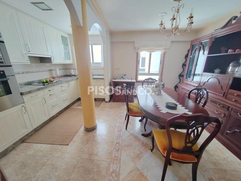 Foto 236d9baa-0777-4404-bdd9-b2b29ebfd2ea. Appartamento con riscaldamento parcheggio in Los Castros - Castrillón Coruña (A)