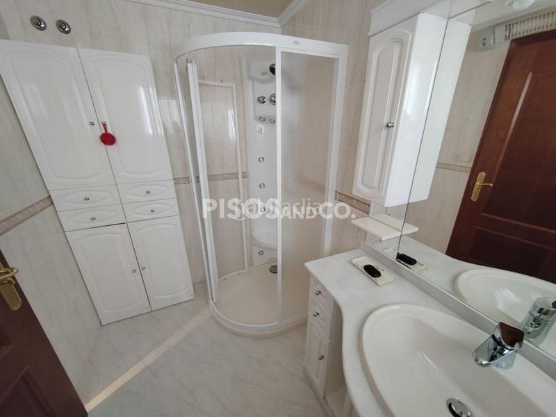 Foto 60e67473-9563-41a8-ab32-c505bebd80f3. Appartamento con riscaldamento parcheggio in Los Castros - Castrillón Coruña (A)