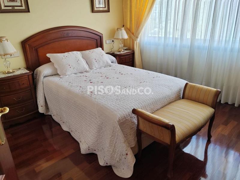 Foto d2e4f62a-905d-44a5-b4d4-e467d79f84e7. Appartamento con riscaldamento parcheggio in Los Castros - Castrillón Coruña (A)