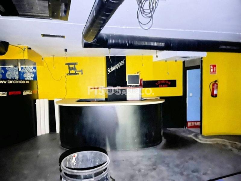 Foto fce44679-a501-48dc-b519-74c771632e53. Location local commercial dans Monte Alto - Zalaeta - Atocha Coruña (A)