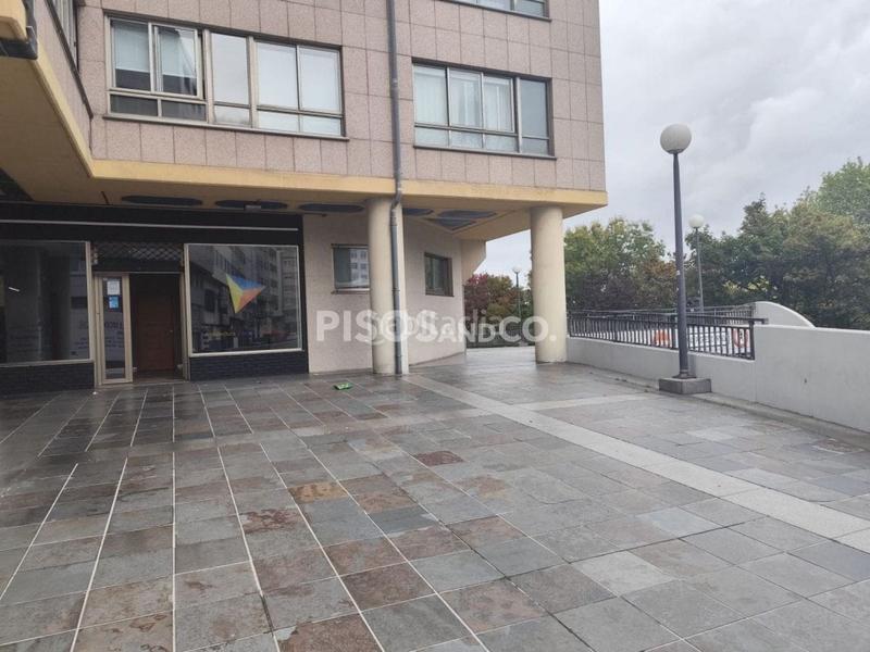 Foto b0deb7d8-cf53-4c88-ad26-5cd31408cffa. Local commercial dans Paseo de los Puentes - Santa Margarita Coruña (A)