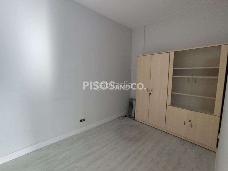 Foto 74a3bb8f-4833-4996-907c-7f230ae3e14a. Piso en Paseo de los Puentes - Santa Margarita Coruña (A)