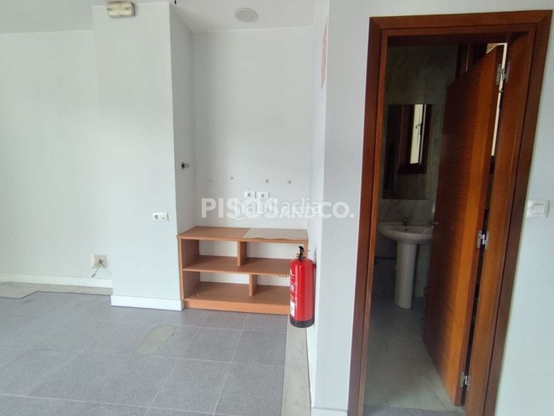 Foto 9247ebce-6e73-419a-b576-446254c0ed59. Piso en Paseo de los Puentes - Santa Margarita Coruña (A)