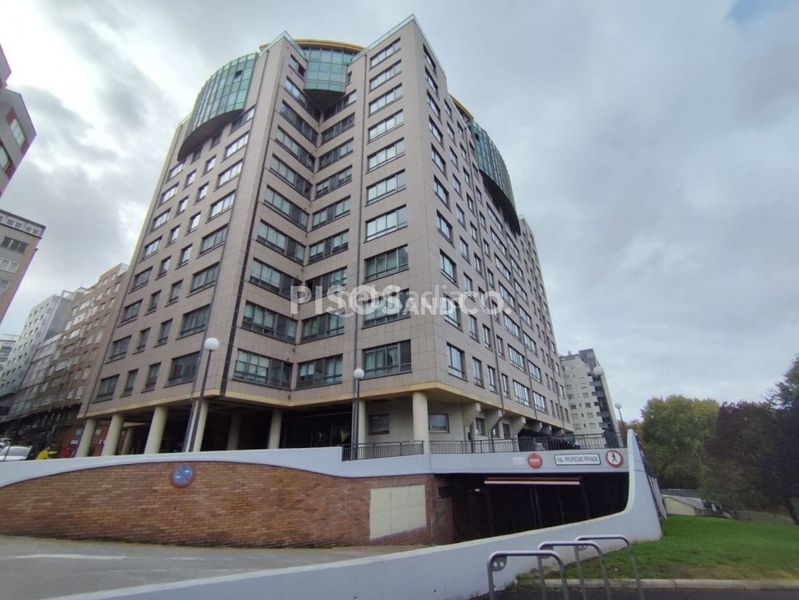 Foto ca6bd81a-074d-41de-96b6-a4f9b6c1f110. Piso en Paseo de los Puentes - Santa Margarita Coruña (A)