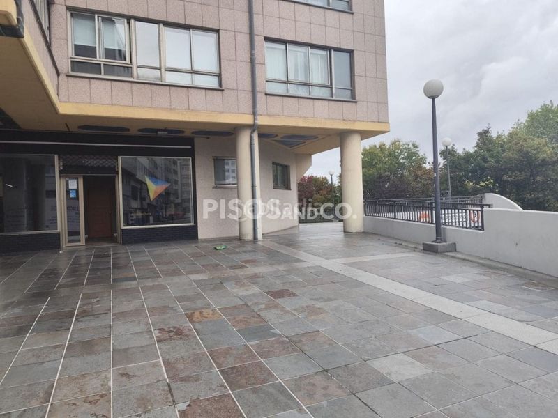 Foto fcb0853b-d093-4c0d-96f3-e27a50e92595. Piso en Paseo de los Puentes - Santa Margarita Coruña (A)
