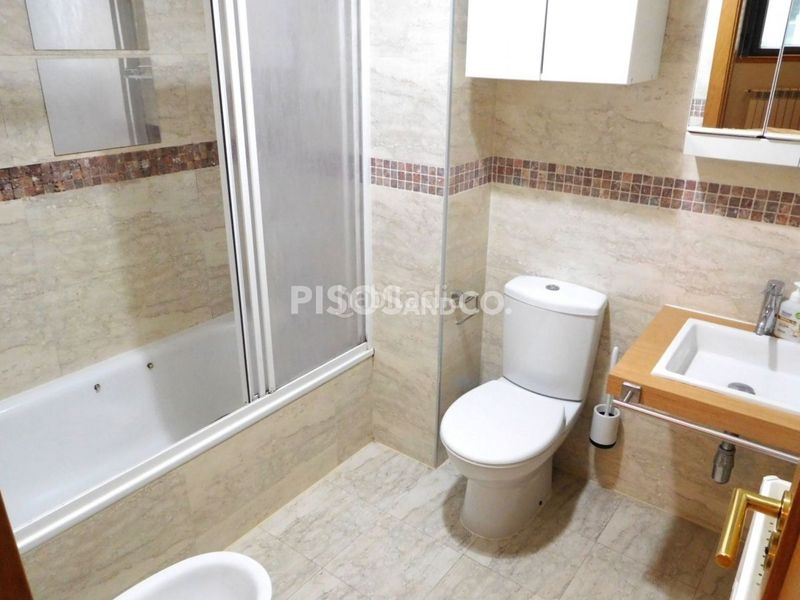 Foto c23f80ae-1eb4-4913-9a5f-419d6bd89f06. Piso en Someso - Matogrande Coruña (A)