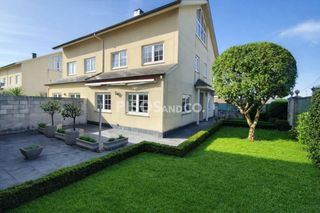 Casa  Calle girasoles