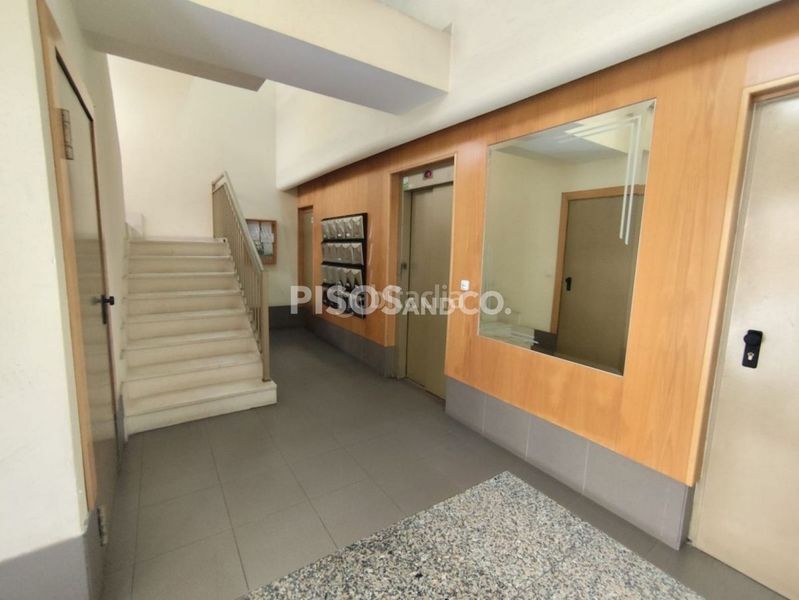 Foto aafe2b03-3398-4ba7-947e-35c42b7ec9dc. Pis amb calefacció aparcament a Los Rosales Coruña (A)
