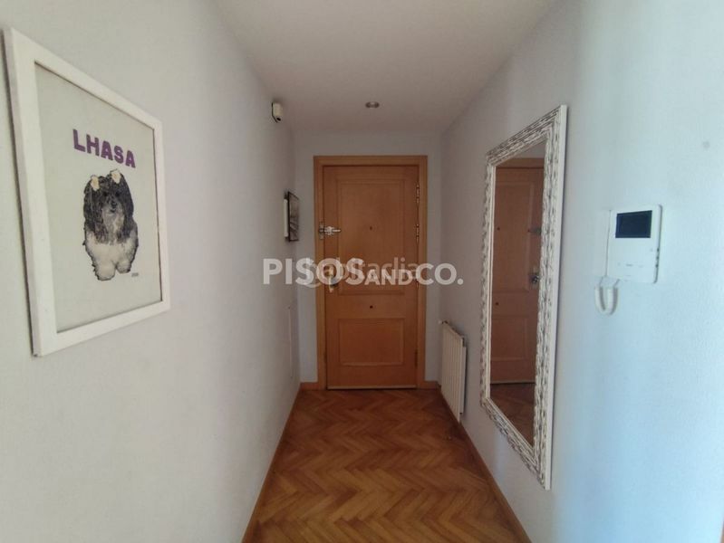 Foto d846669d-2d33-45d2-8327-7e8490e82138. Pis amb calefacció aparcament a Los Rosales Coruña (A)