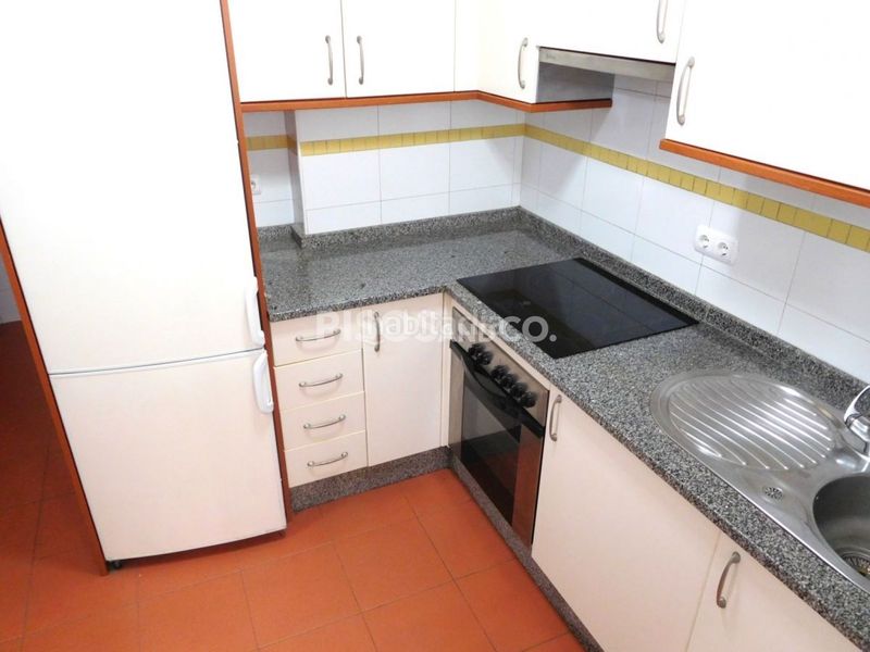 Foto ce6d1fe6-7126-4a61-8a5f-1a3c26d56b08. Piso en Vioño Coruña (A)