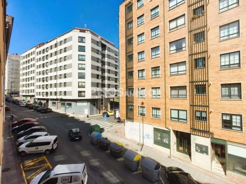 Foto 54d82027-f9ed-4f8a-811c-7cac6a4aeb87. Piso en Cambre