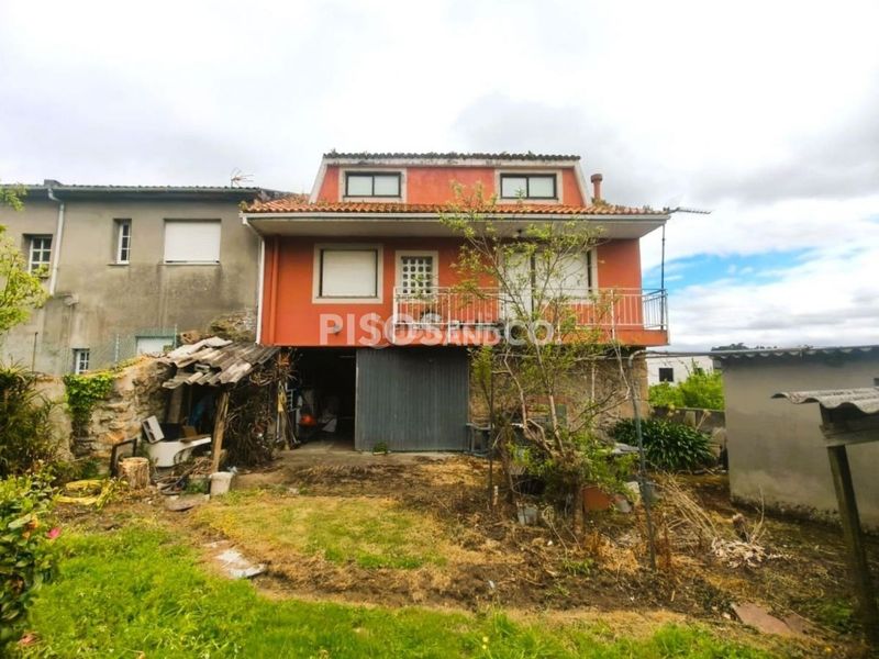 Foto 4d2adbd9-f6f1-4145-b0a1-684e7d869708. Casa amb calefacció aparcament a centro de Culleredo Culleredo