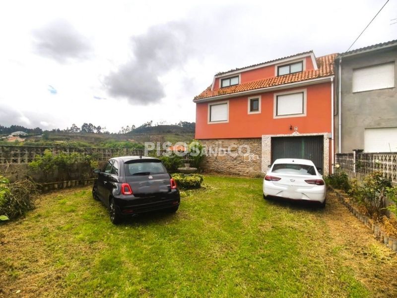 Foto 5388ecd3-fa6c-4a6b-bdb3-9e9421fe8096. Casa amb calefacció aparcament a centro de Culleredo Culleredo