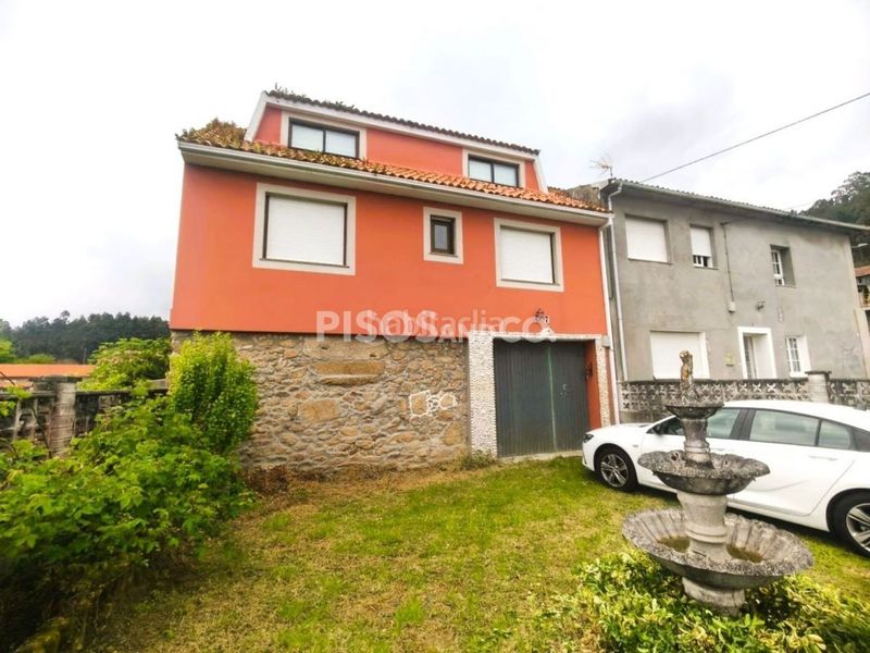 Foto a7789e55-9025-4bb8-9107-fee264fdd974. Casa amb calefacció aparcament a centro de Culleredo Culleredo