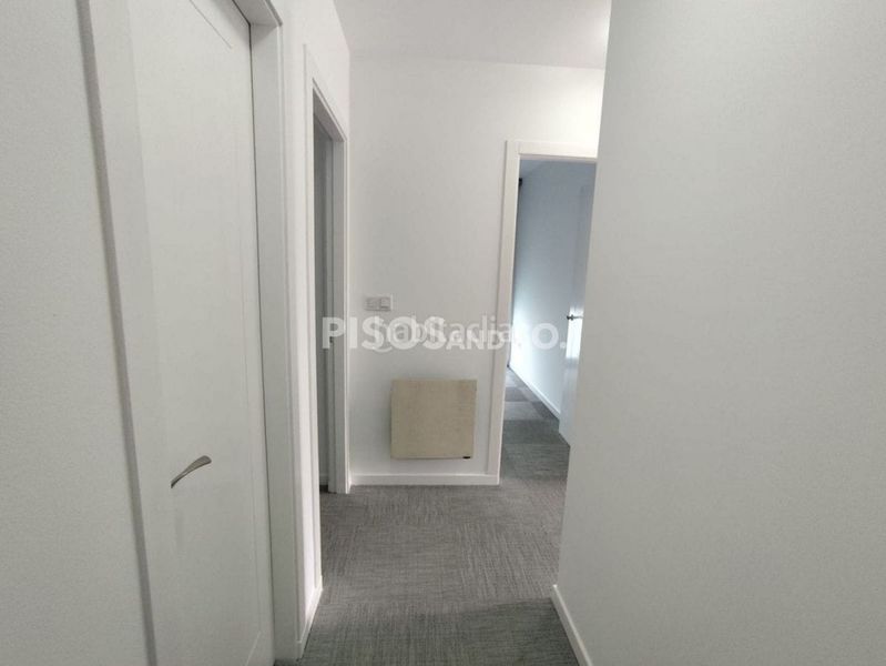 Foto 5cf74c68-4656-4059-bbf8-2beac51c64f8. Pis amb calefacció aparcament a Perillo Oleiros