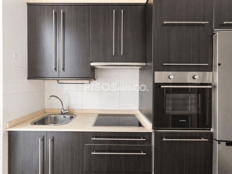 Foto 6efd604d-eb58-4279-a544-51880bcce648. Pis amb calefacció aparcament a Perillo Oleiros