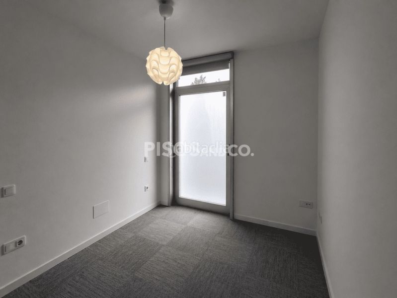 Foto 93e9964a-9ab4-4a36-b412-9c757ea3fd72. Pis amb calefacció aparcament a Perillo Oleiros