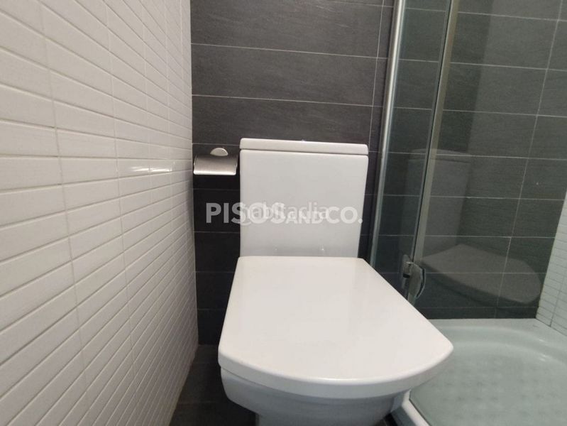 Foto a697305c-2ec4-48ca-96bc-a10fbefbedb7. Pis amb calefacció aparcament a Perillo Oleiros