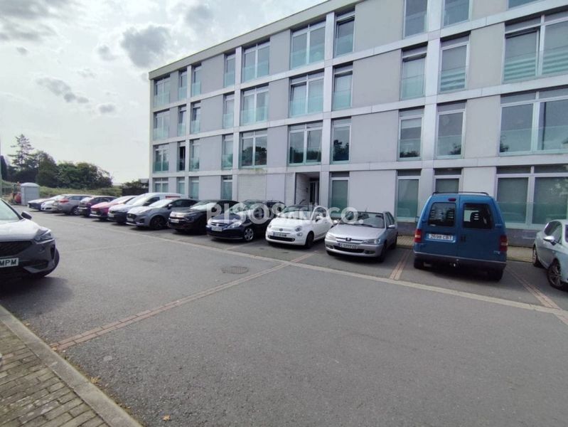 Foto af4e2e2e-2856-4a79-bbf2-04f5167768be. Pis amb calefacció aparcament a Perillo Oleiros