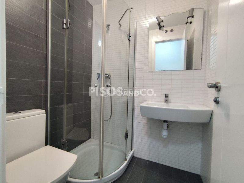 Foto b04fc7e8-cb6c-41a3-99d3-f80e3b6e0734. Pis amb calefacció aparcament a Perillo Oleiros