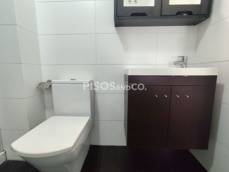 Foto c14562b9-7b9a-4d84-baf1-e0eae816f1ce. Pis amb calefacció aparcament a Perillo Oleiros