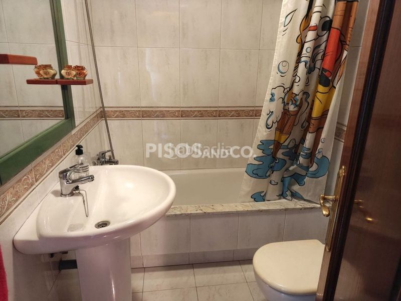 Foto 337adff2-c800-4ad1-ba88-545c98abcd3e. Pis amb calefacció aparcament a Someso - Matogrande Coruña (A)